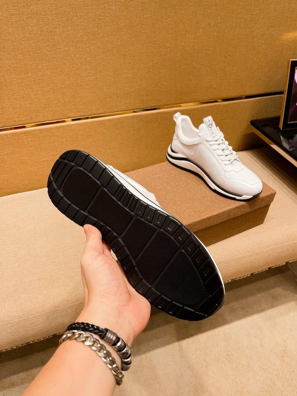 Men's shoes💰 420💰🔥[Dior]🔥High-end brand of men's shoes official website 1:1 latest masterpiece: the upper is made of Italian imported first-layer cowhide with a comfortable and breathable lining➕original non-slip and wear-resistant outsole🔥, making walking more convenient and comfortable! An exclusive new model, a stunning work, a beautiful 1:1 replica [color] compared to the official quality! Create a fashionable personality to set off your uniqueness! A must-have for trendy men! Classic🔥Size: Male 38-44 2⃣️colors available🔥